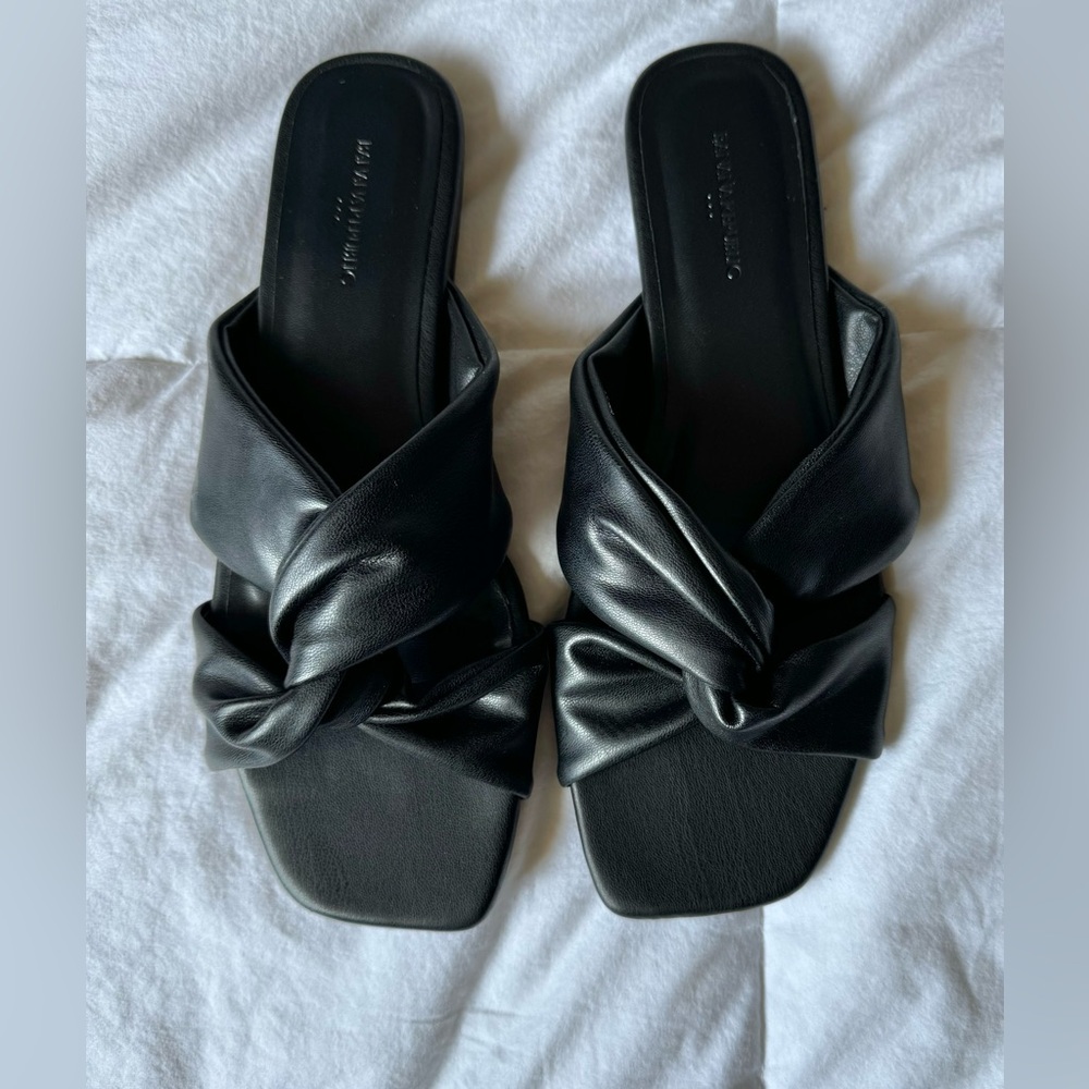 BANANA REPUBLIC Black ‘Twisted Knot’   Leather Sandals Size 8.5